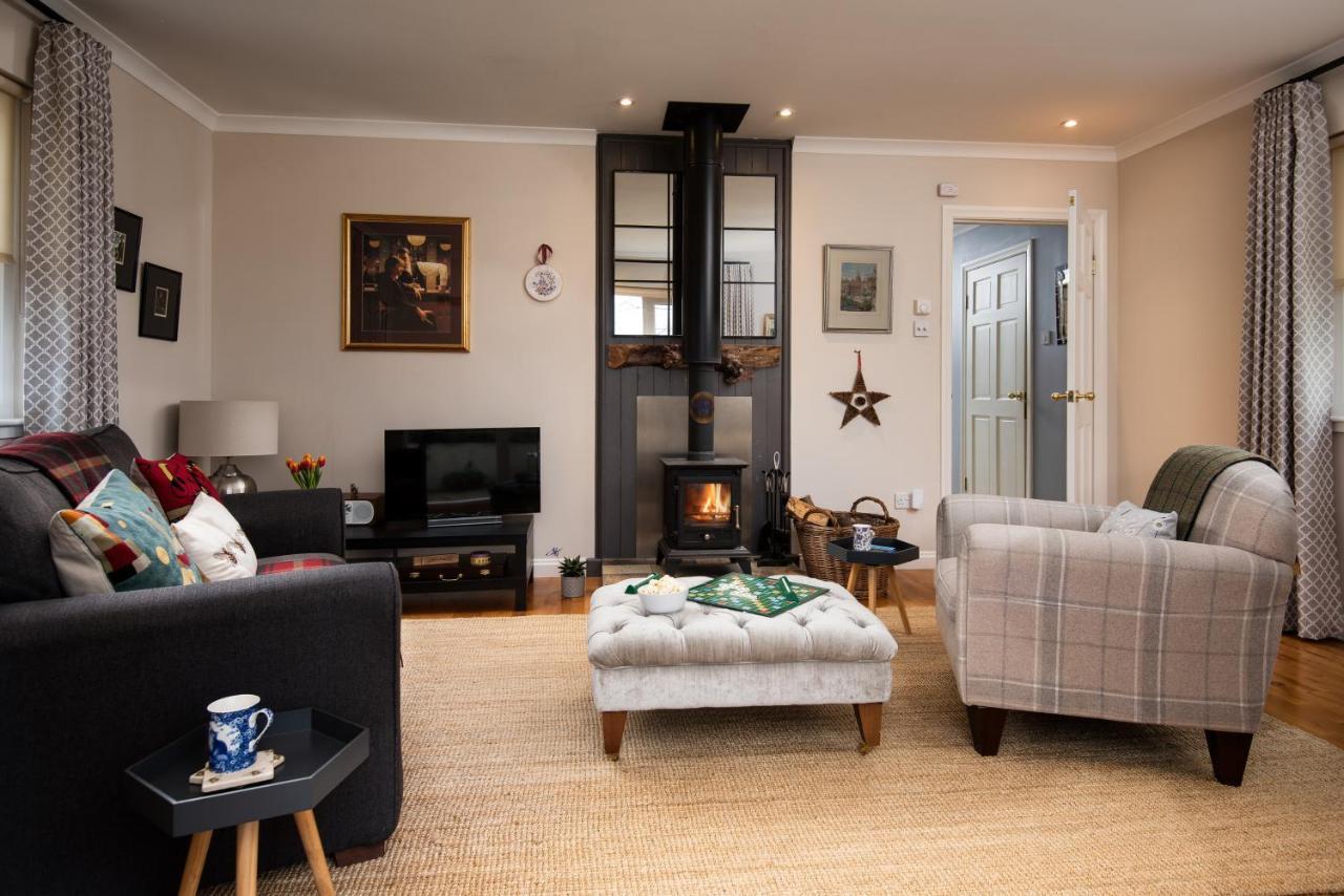 Bastle Retreats Farm Cottage Duns ภายนอก รูปภาพ