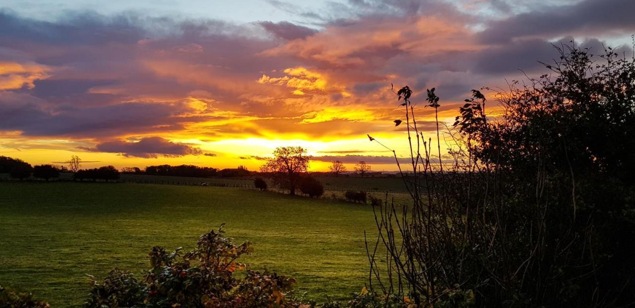 Bastle Retreats Farm Cottage Duns ภายนอก รูปภาพ